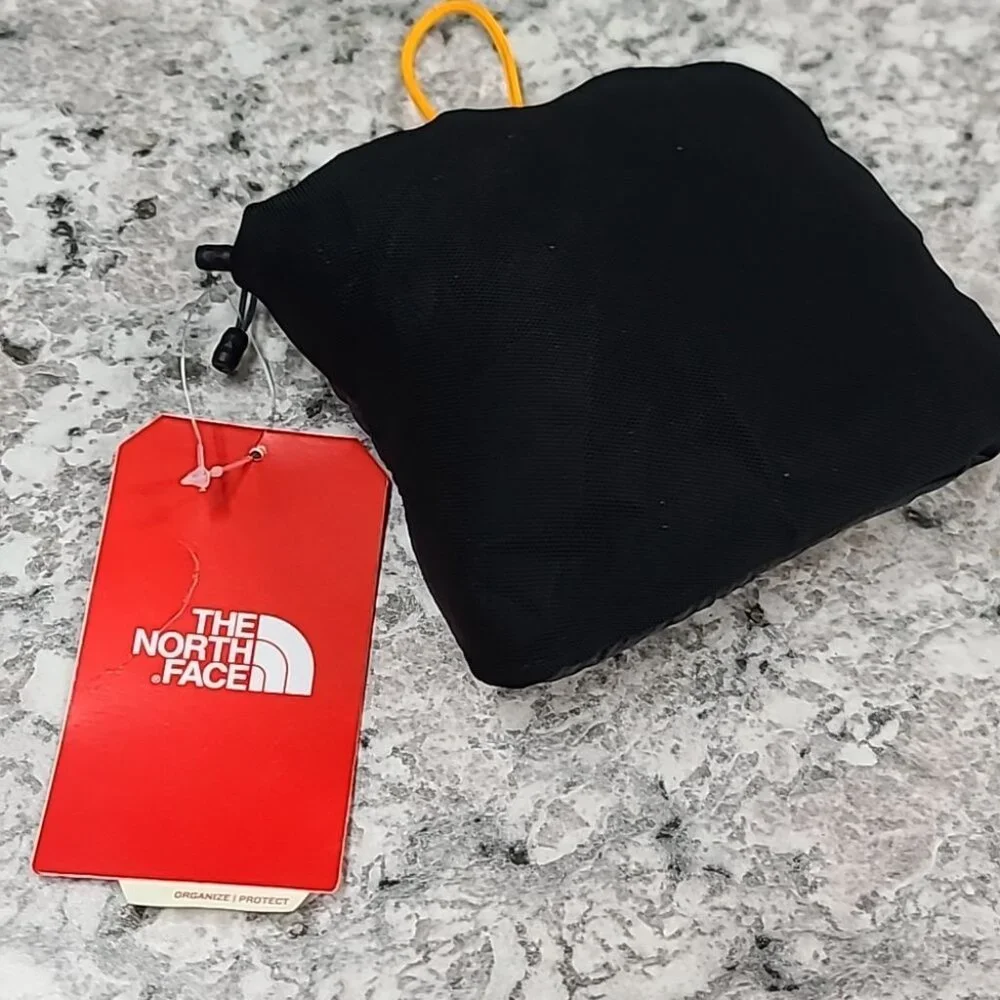 The North Face Flyweight Pack Asphalt Grey/Tnf Black One Size NEW - Picture 6 of 7